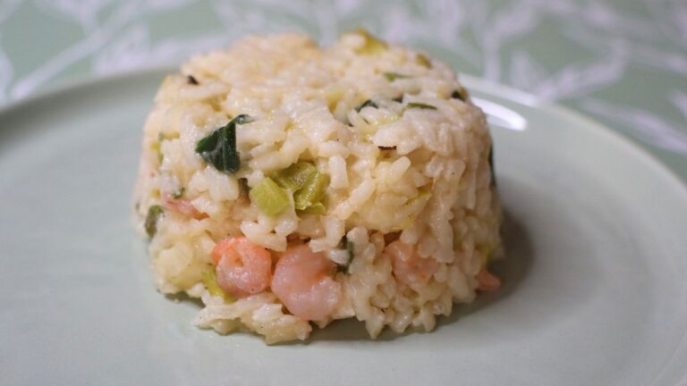 Jednostavan rižoto od poriluka i gambera – recept koji morate probati!