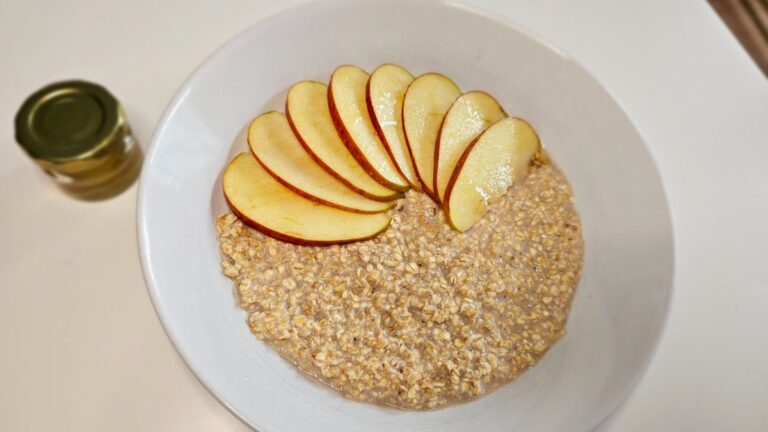 Zobene pahuljice s jabukom: idealni doručak za početak dana