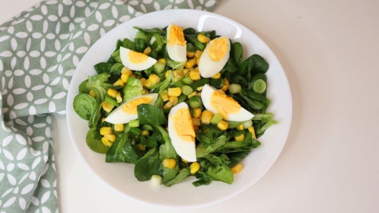 Osvježavajuća matovilac salata s jajima [Recept]