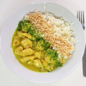 piletina u curry umaku s rižom